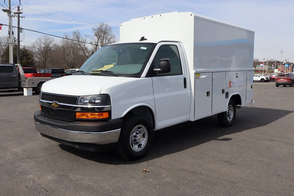 New 2026 Chevrolet Express 3500 w/ Power Convenience Package RWD image 24