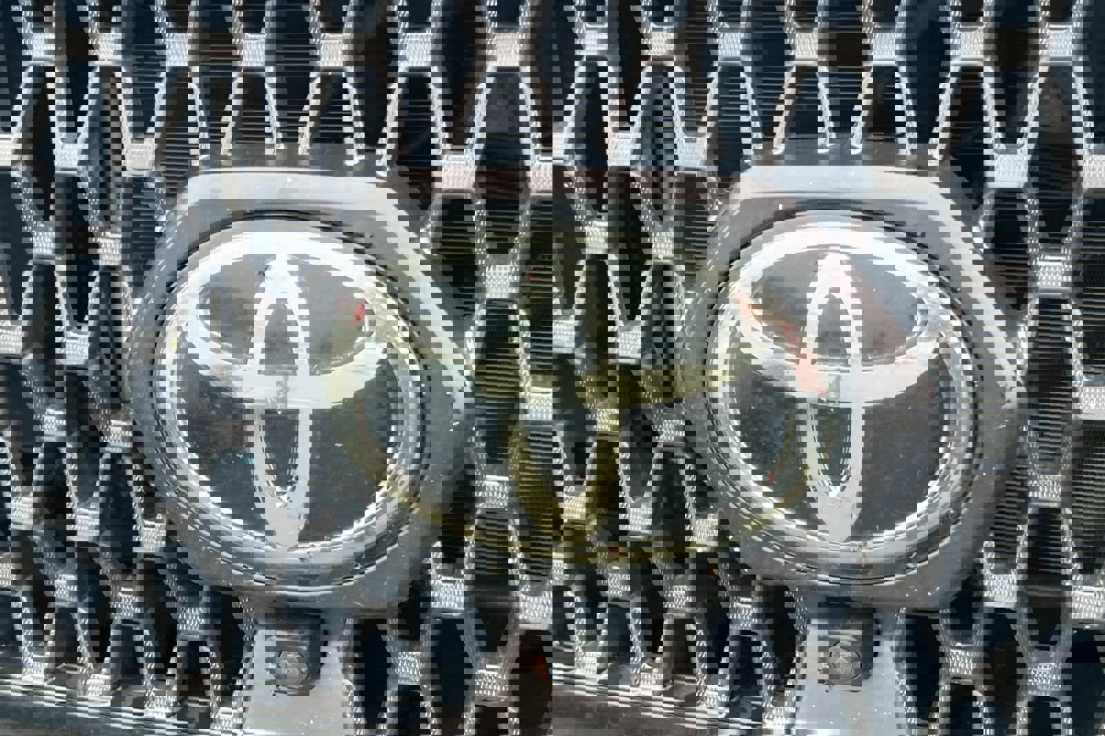 Used 2022 Toyota Tacoma Limited image 10