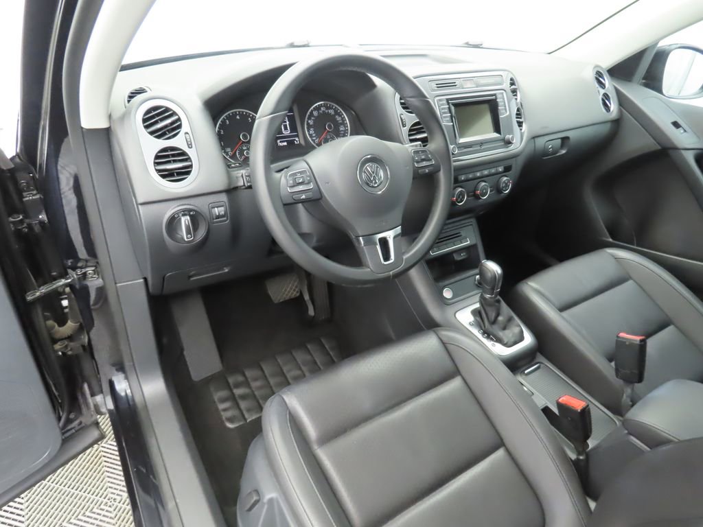 Used 2016 Volkswagen Tiguan S image 9