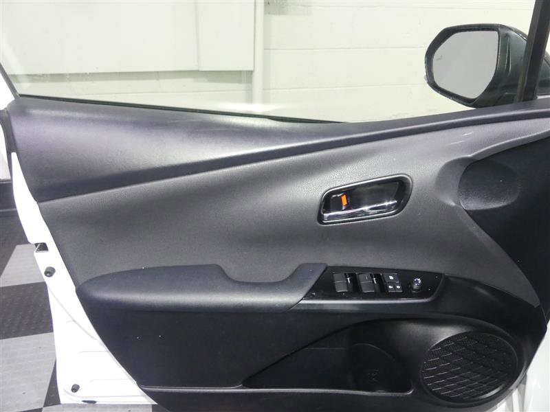 Used 2022 Toyota Prius AWD image 18