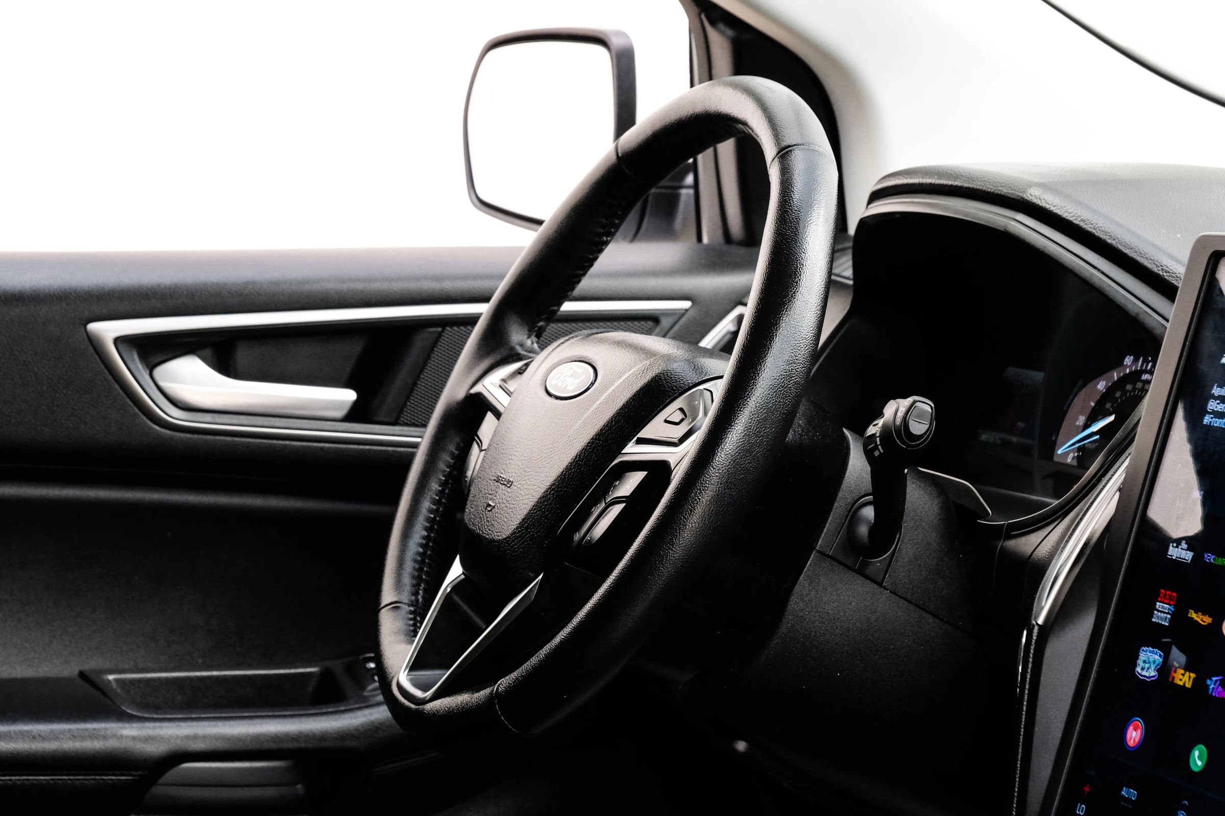 Used 2024 Ford Edge SEL image 24