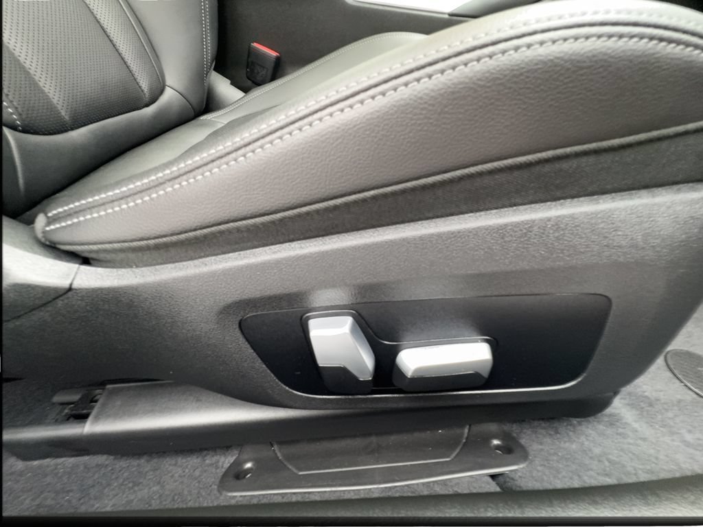 Used 2022 BMW 230i Coupe w/ Convenience Package RWD image 28