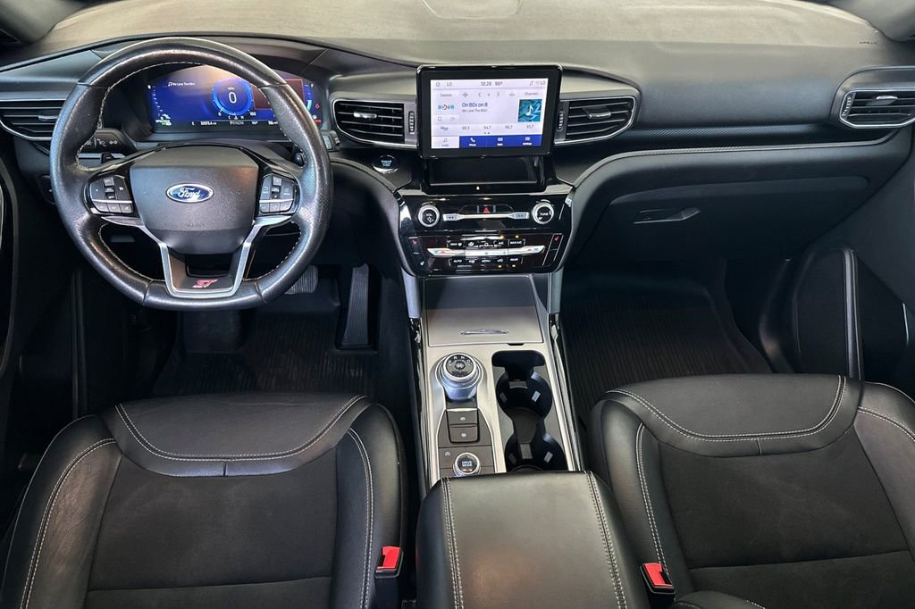 Used 2022 Ford Explorer ST w/ ST Street Pack image 15