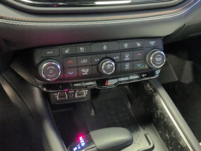 Used 2025 Dodge Durango SRT Hellcat AWD/4WD image 23
