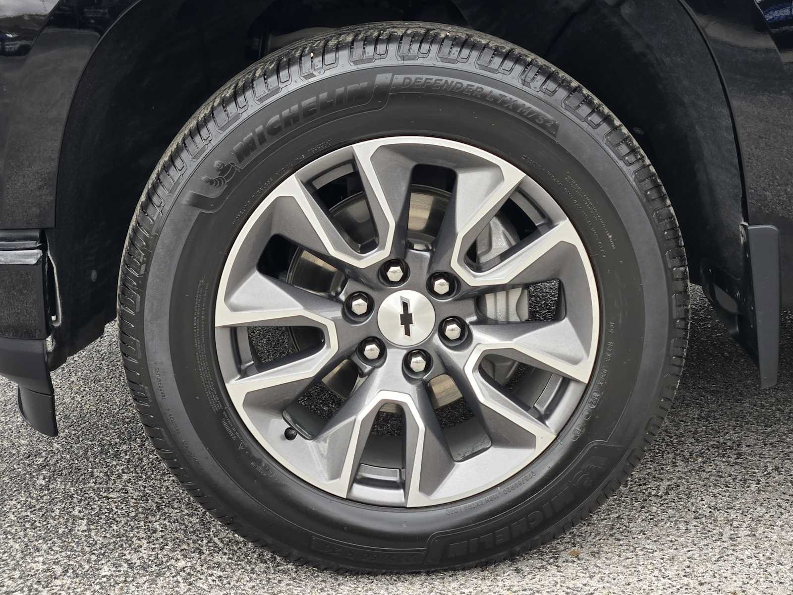 Certified 2020 Chevrolet Silverado 1500 RST w/ Texas Edition AWD/4WD image 13