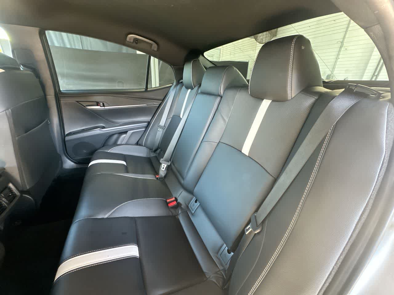 Used 2025 Toyota Camry SE w/ Convenience Package FWD image 22