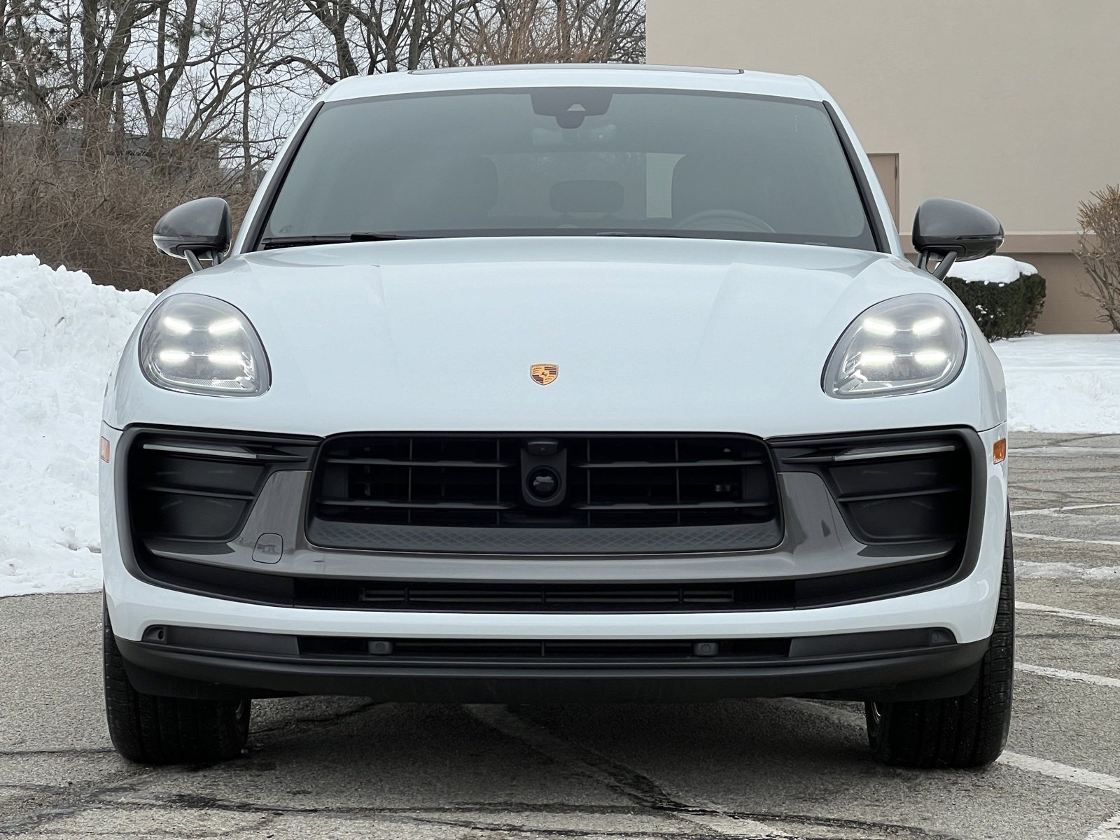 Certified 2025 Porsche Macan Turbo image 7
