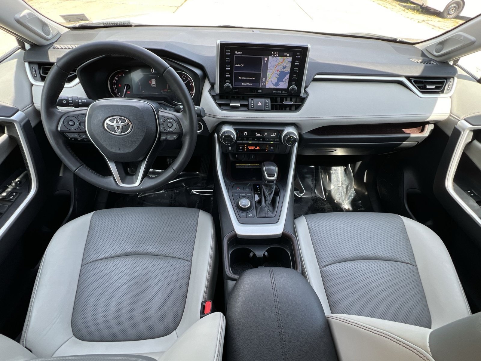 Used 2020 Toyota RAV4 Limited AWD/4WD image 41