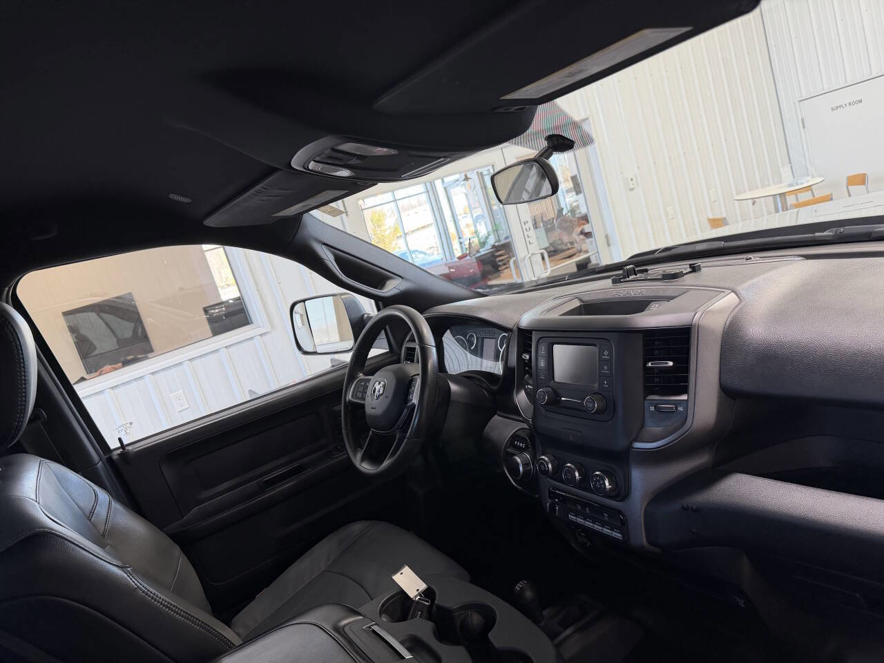 Used 2022 RAM 2500 Tradesman w/ Chrome Appearance Group AWD/4WD image 31