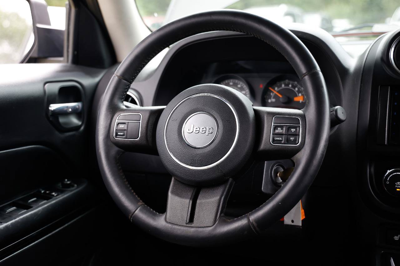 Used 2016 Jeep Patriot Latitude AWD/4WD image 27