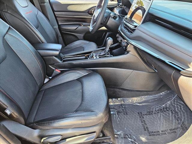 Used 2024 Jeep Compass Trailhawk AWD/4WD image 19