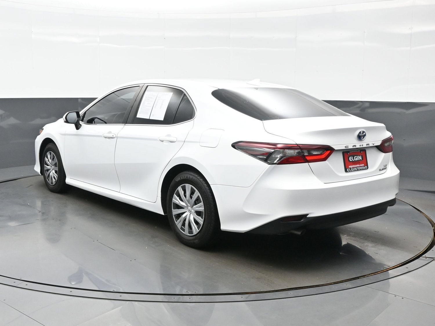 Used 2023 Toyota Camry LE FWD image 4