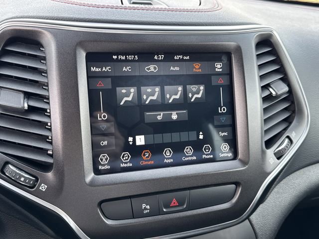 Used 2019 Jeep Cherokee Trailhawk w/ Cold Weather Group image 32