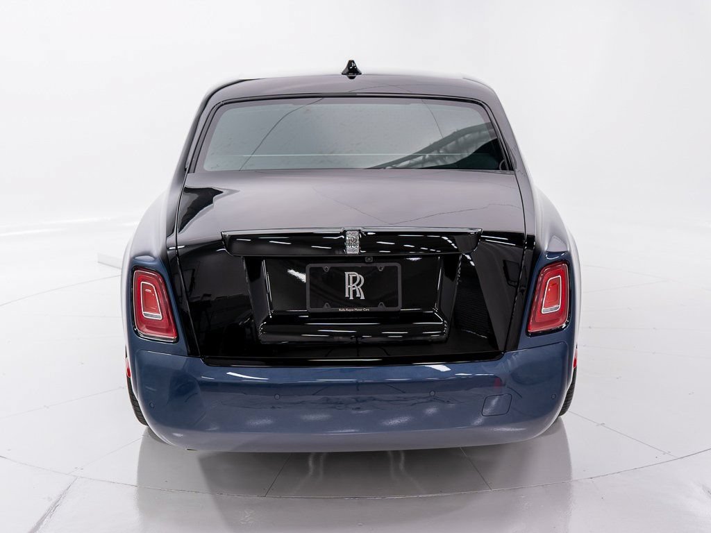 Certified 2026 Rolls-Royce Phantom Sedan w/ Leather Finishing Pack RWD image 4