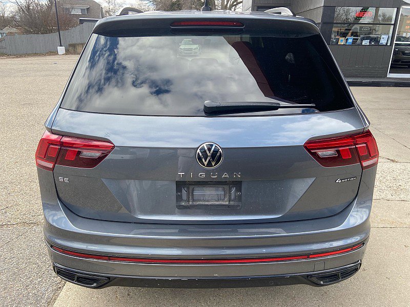 Used 2022 Volkswagen Tiguan SE R-Line image 3