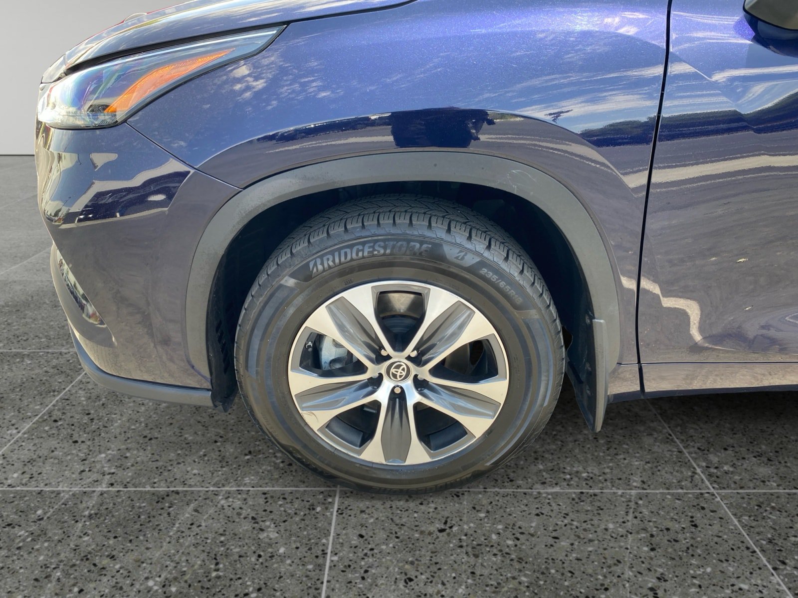 Used 2023 Toyota Highlander XLE FWD image 14