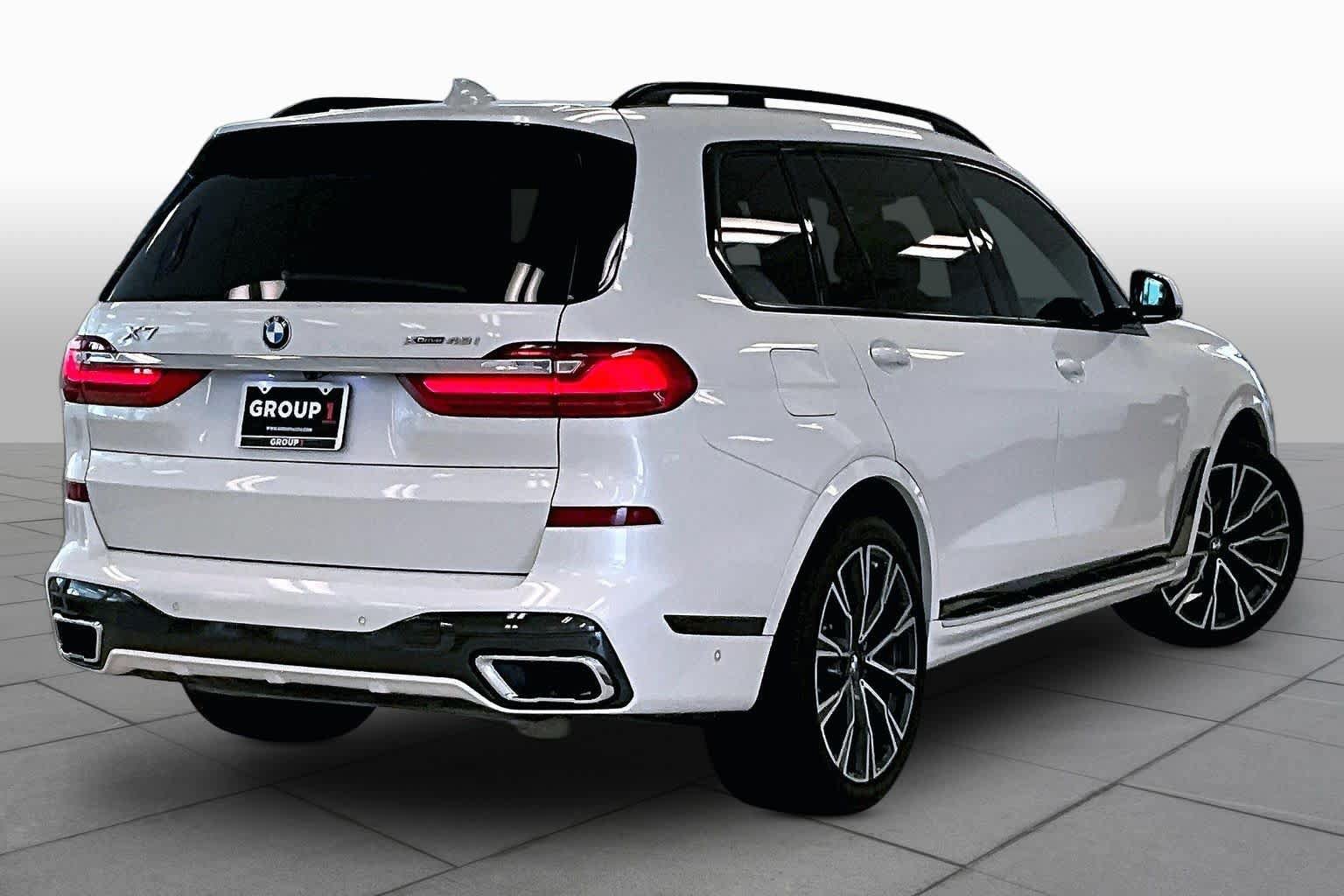 Used 2021 BMW X7 xDrive40i w/ M Sport Package AWD/4WD image 12