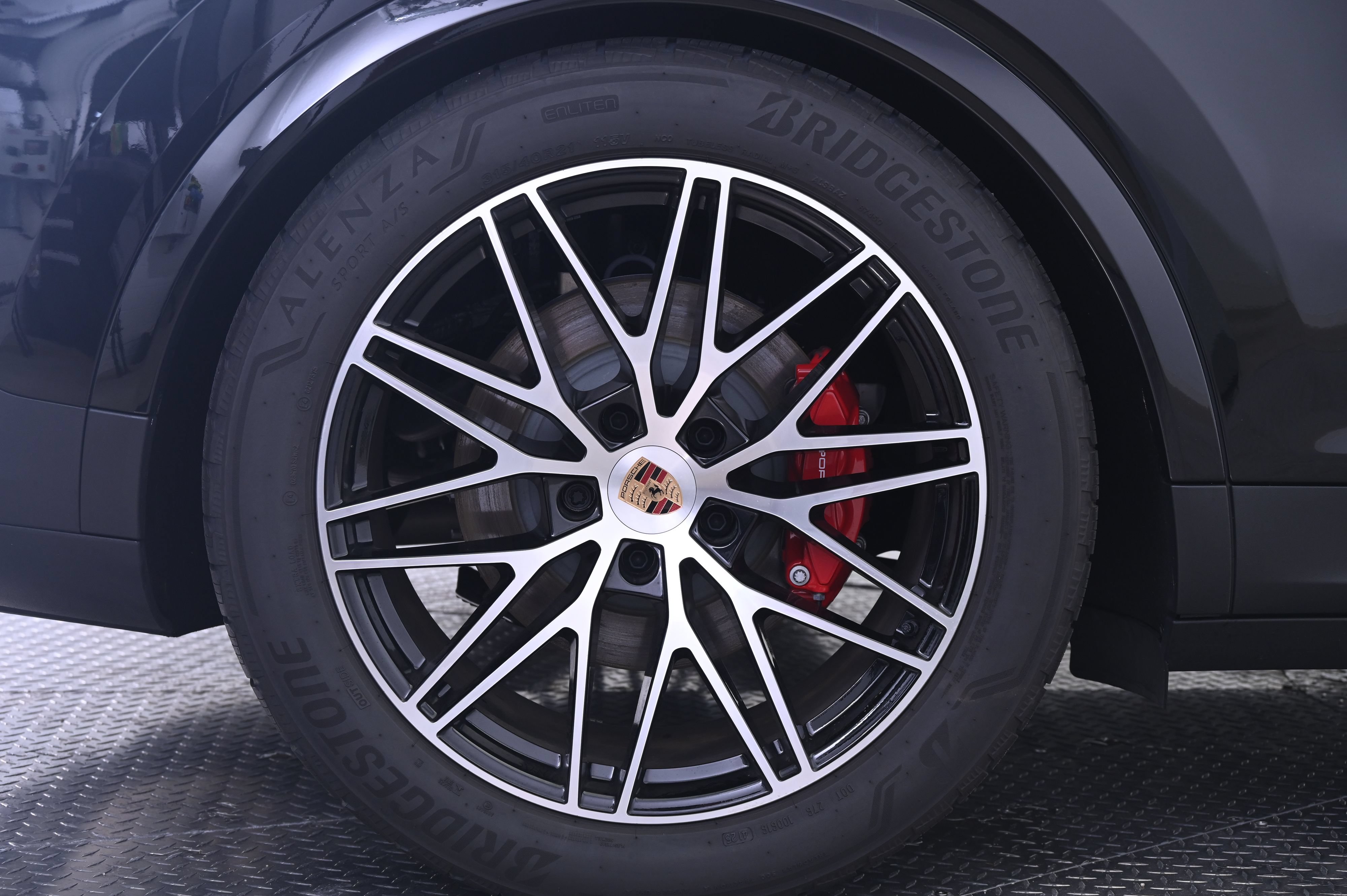 Certified 2026 Porsche Cayenne S AWD/4WD image 13