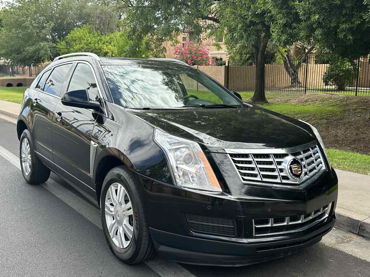 Used 2016 Cadillac SRX Luxury w/ Driver Awareness Package FWD image 2