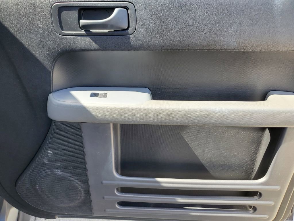 Used 2005 Honda Element EX image 38