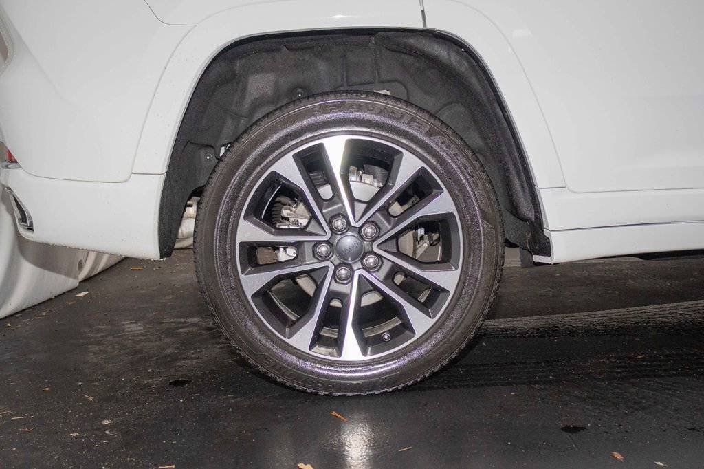 Used 2022 Jeep Grand Cherokee Overland w/ Luxury Tech Group IV image 8