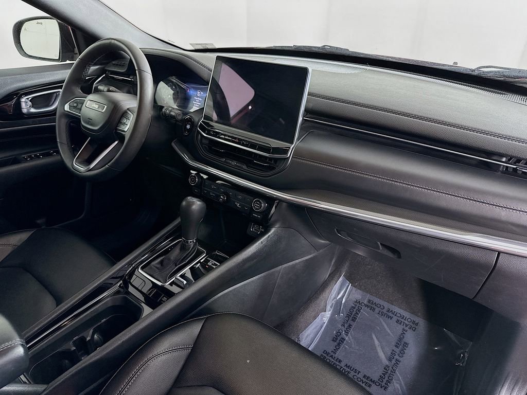 Certified 2023 Jeep Compass Limited image 39