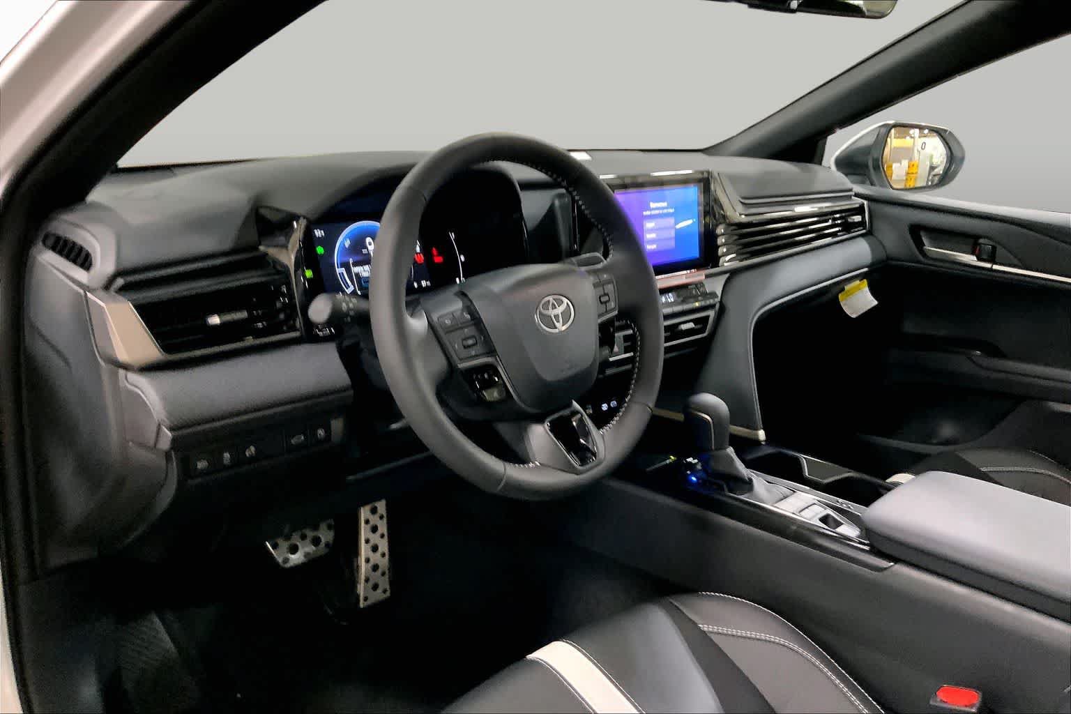New 2026 Toyota Camry SE FWD image 8