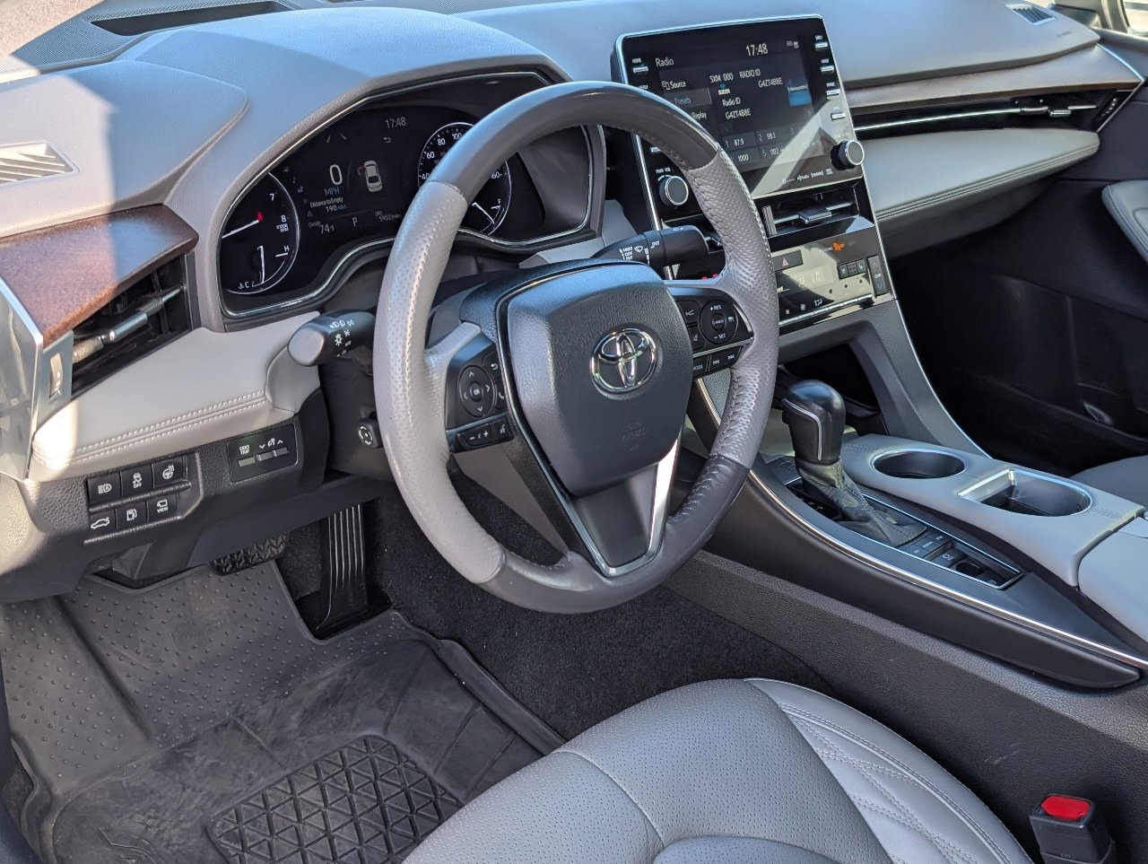 Used 2022 Toyota Avalon Limited w/ Advanced Safety Package image 14