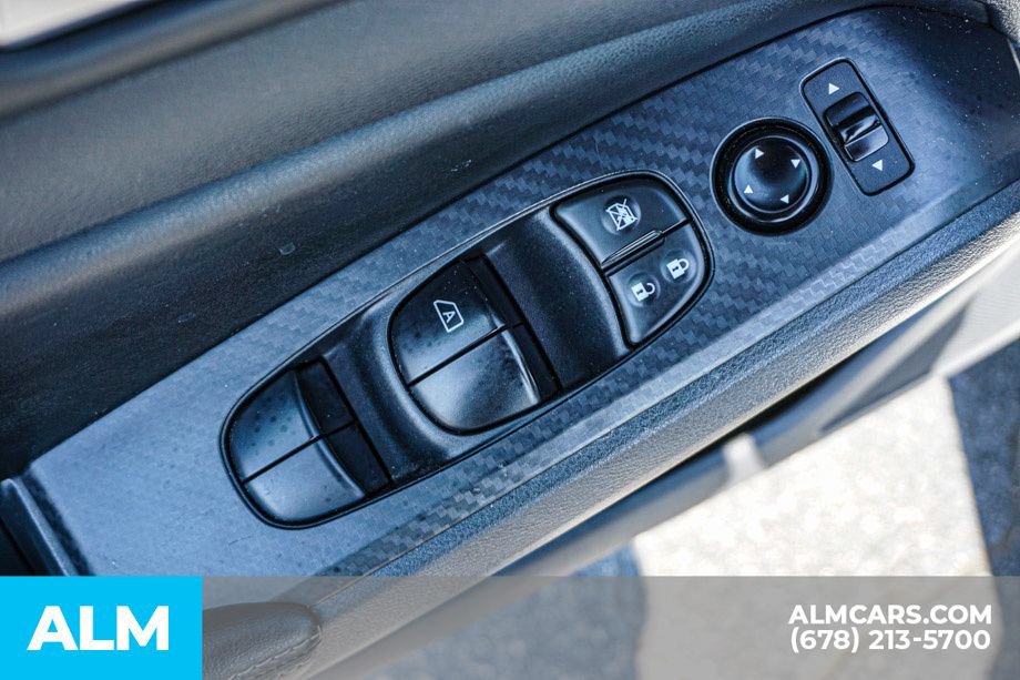 Used 2025 Nissan Altima 2.5 SV FWD image 44