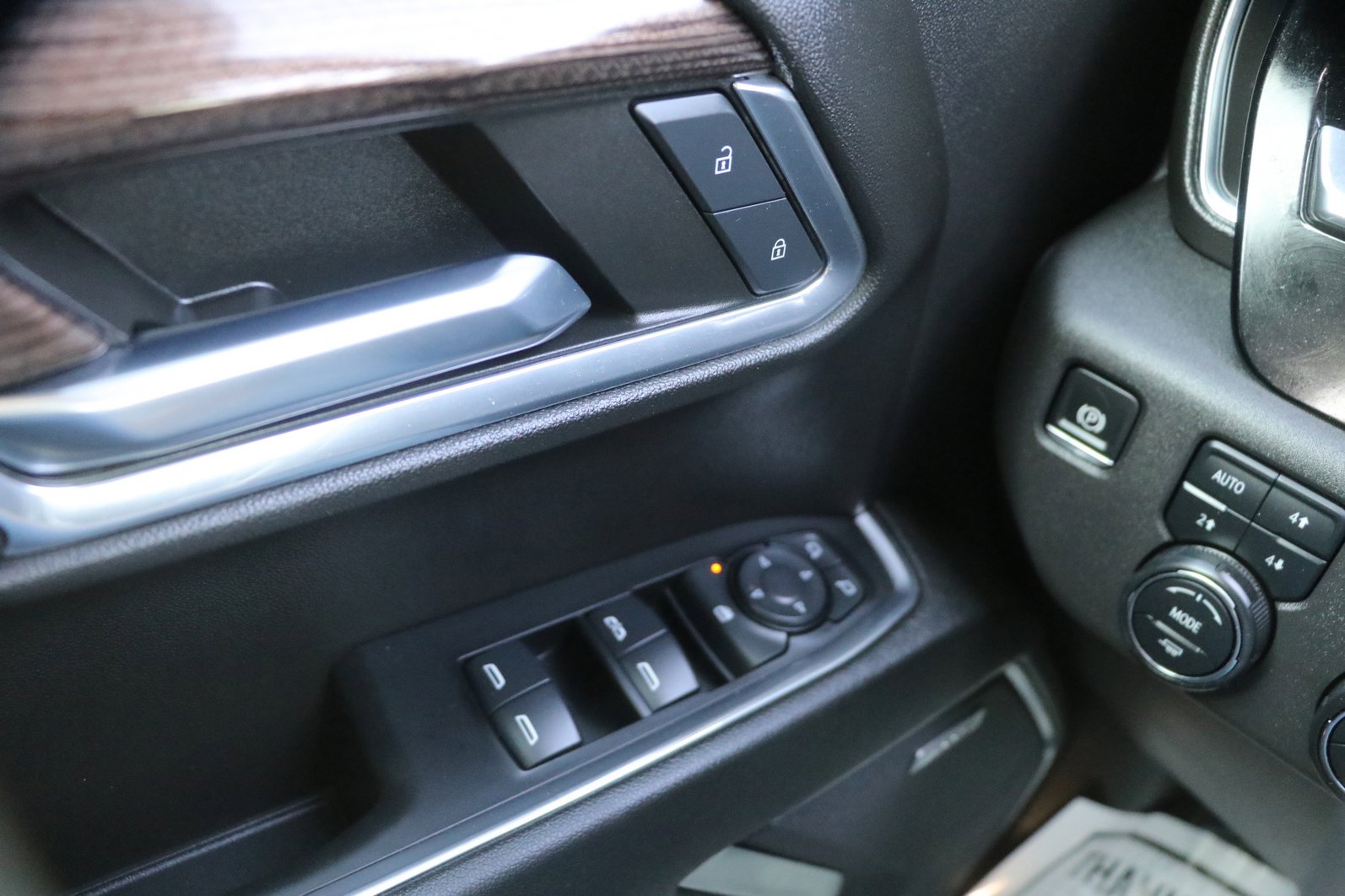 Used 2024 Chevrolet Silverado 1500 LT Trail Boss w/ Convenience Package II image 11