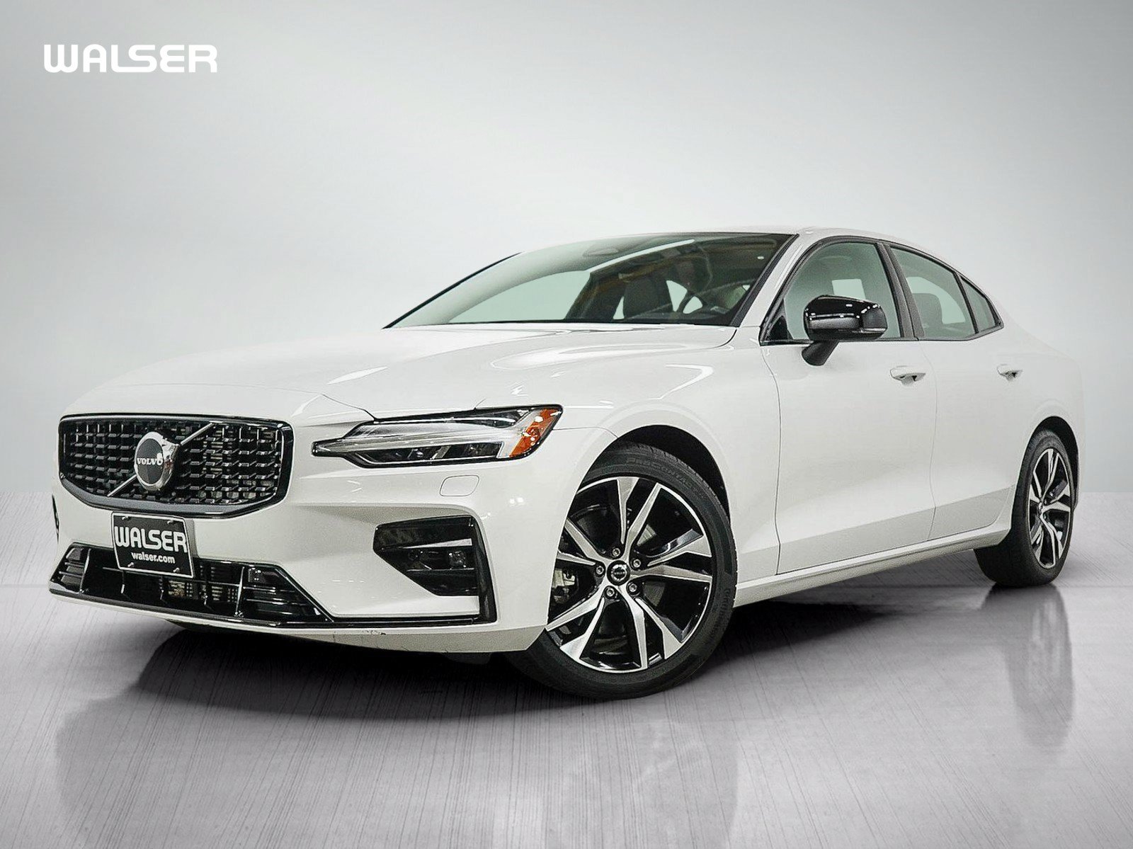 Used 2025 Volvo S60 B5 Core AWD/4WD image 1