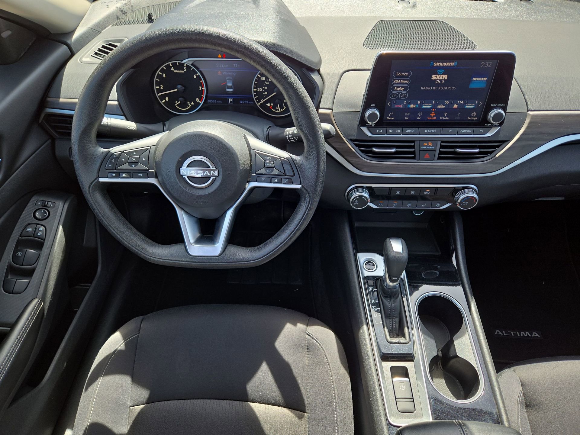 Used 2024 Nissan Altima 2.5 SV AWD/4WD image 14