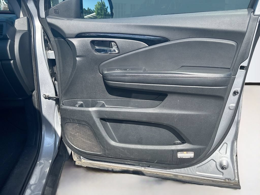 Used 2019 Honda Pilot Elite image 21