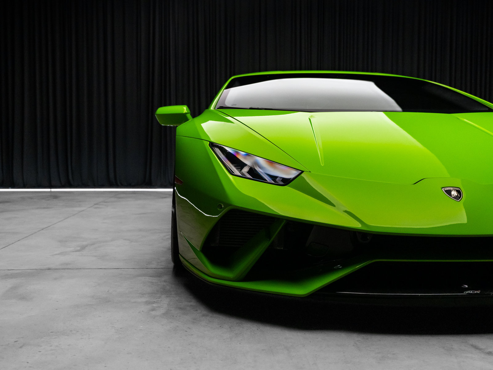Used 2018 Lamborghini Huracan Performante AWD/4WD image 19