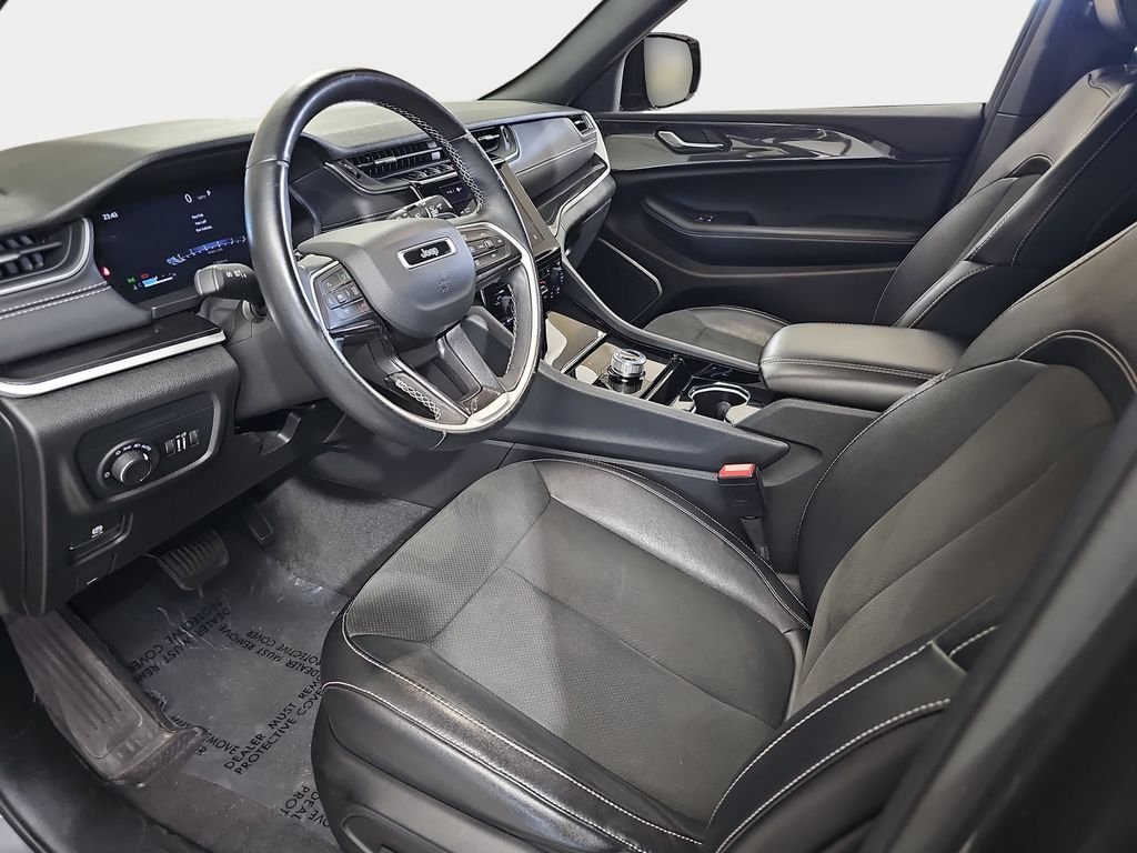Used 2022 Jeep Grand Cherokee Altitude AWD/4WD image 19