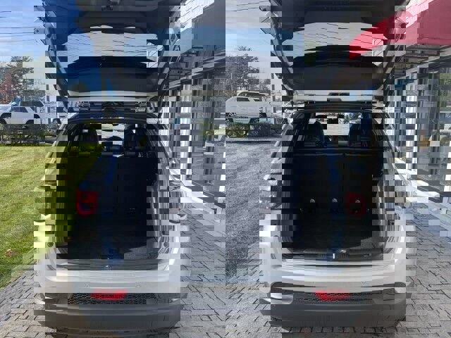 Used 2025 Jeep Compass Limited w/ Sun & Sound Group image 18