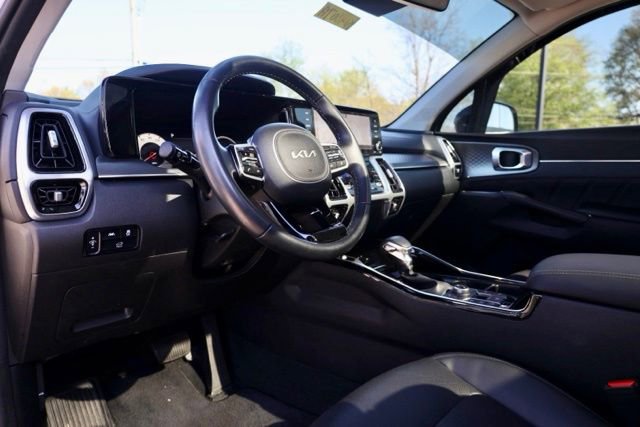 Used 2023 Kia Sorento SX image 18