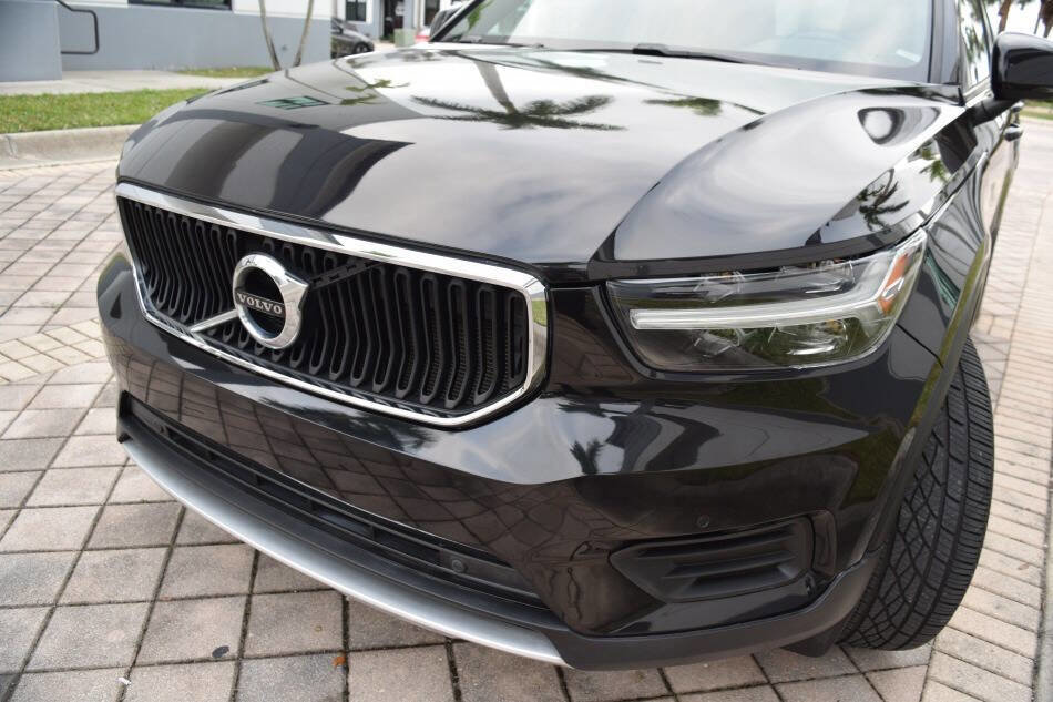 Used 2020 Volvo XC40 T5 Momentum w/ Protection Package Premier image 9