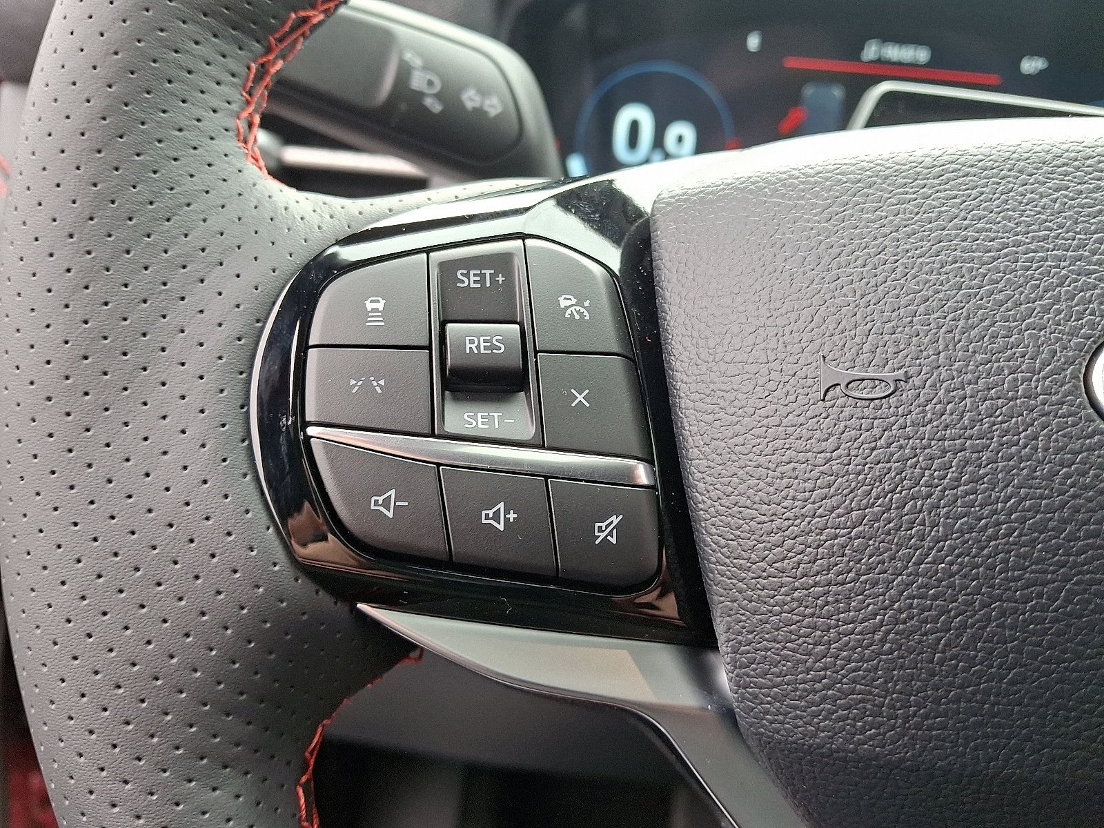 New 2025 Ford Explorer ST-Line image 15