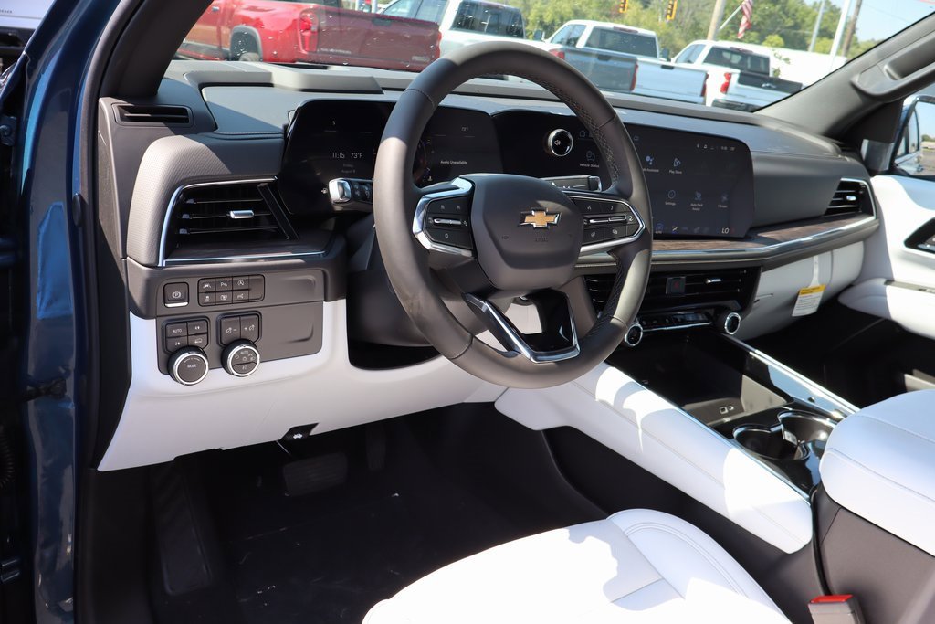New 2025 Chevrolet Suburban Premier image 6