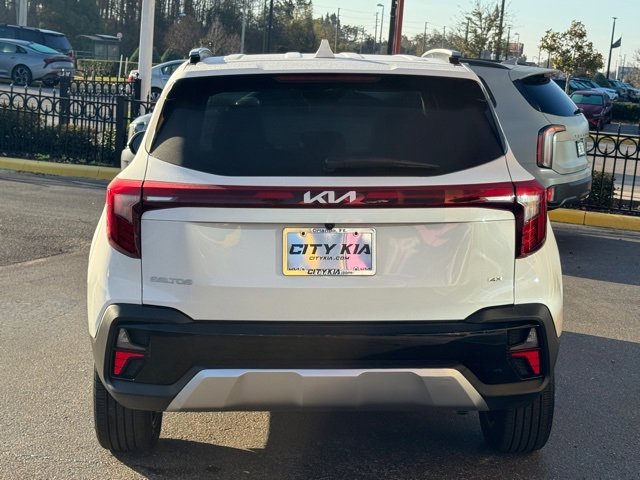 Certified 2024 Kia Seltos S image 3