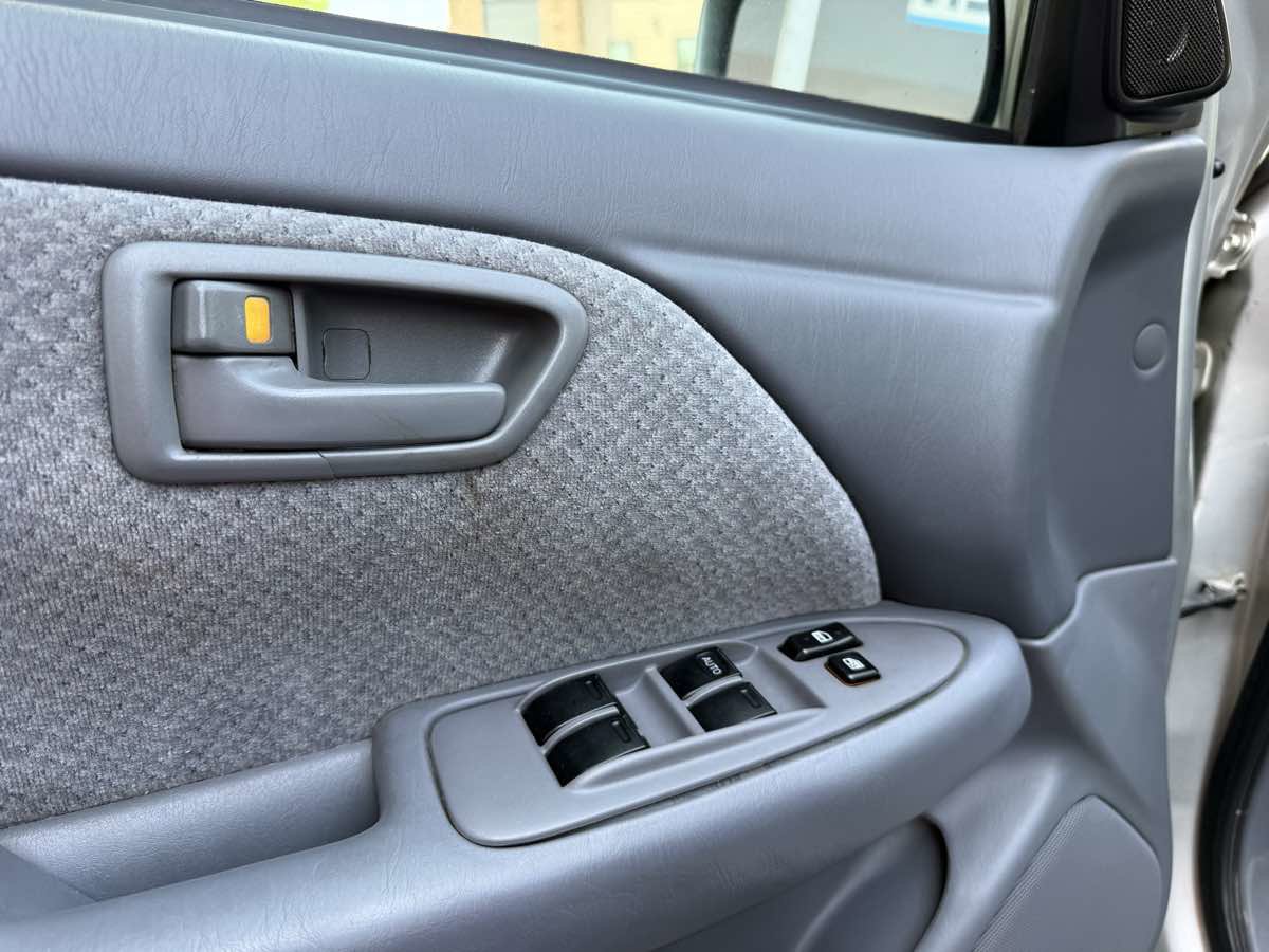 Used 2001 Toyota Camry LE FWD image 22