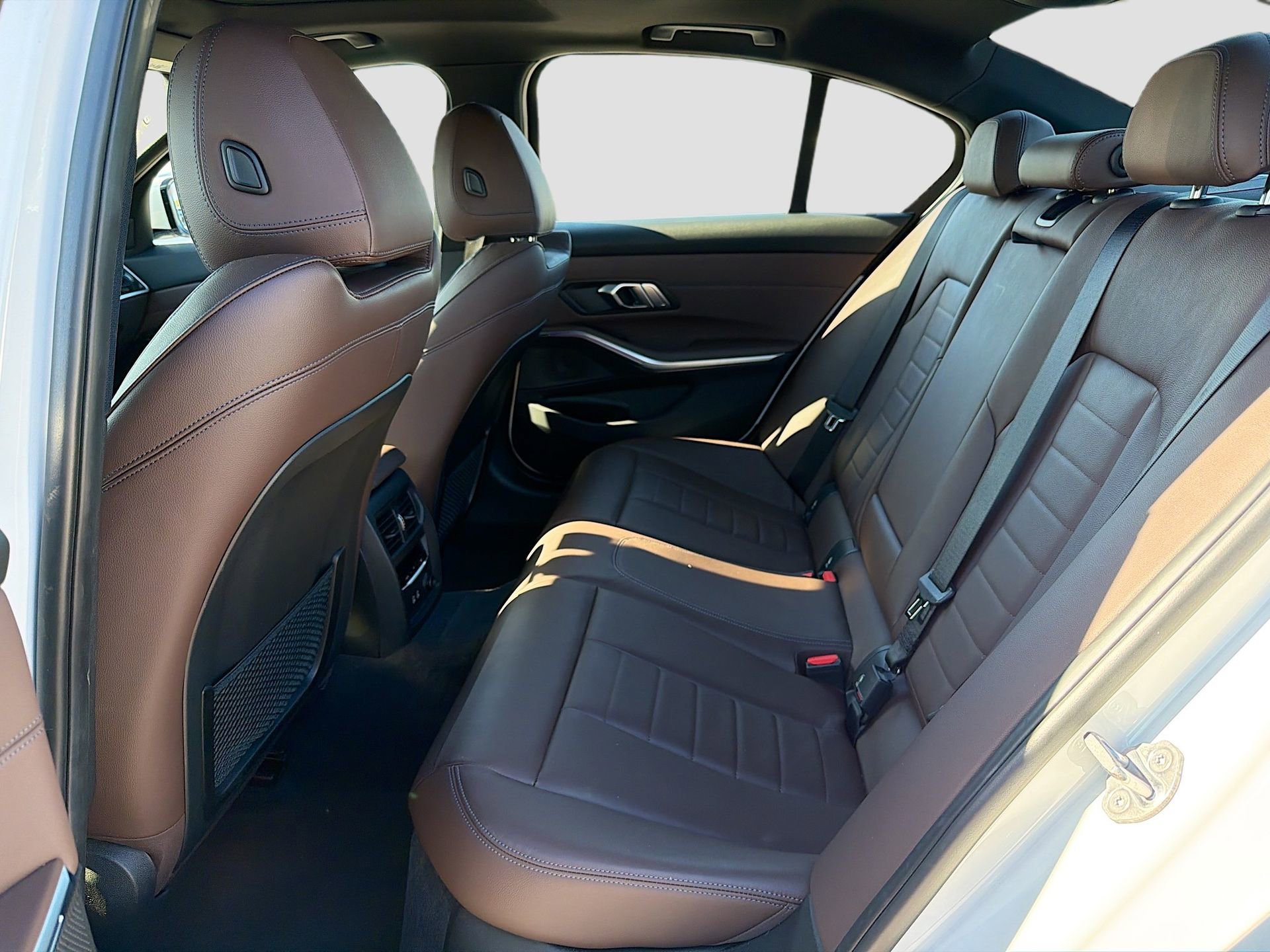 Used 2019 BMW 330i Sedan w/ Premium Package image 23