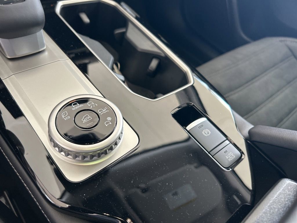 New 2026 Mitsubishi Outlander SE image 9