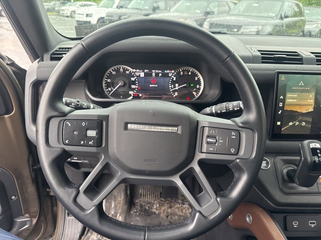Used 2023 Land Rover Defender 130 X-Dynamic SE AWD/4WD image 19