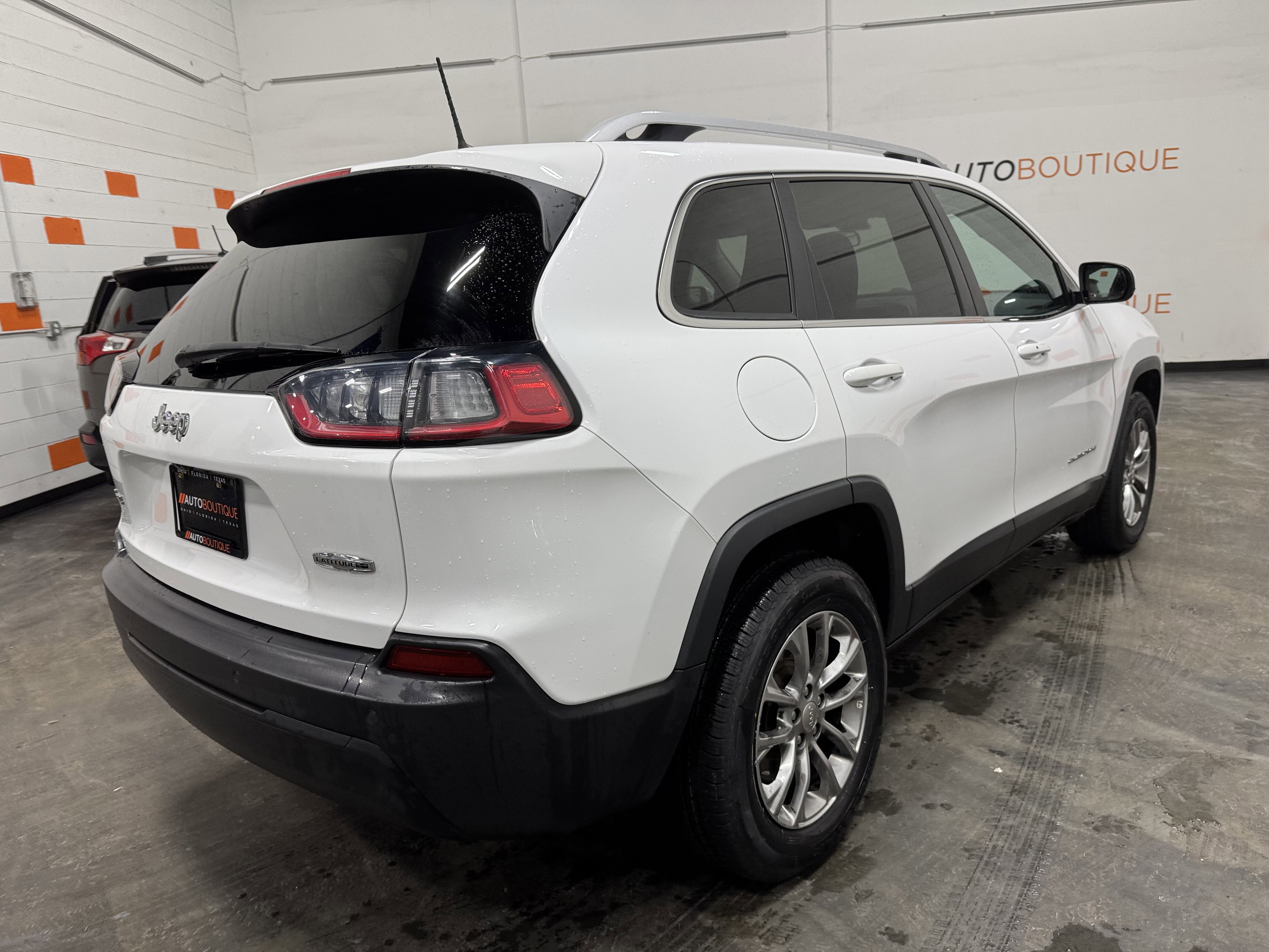 Used 2019 Jeep Cherokee Latitude Plus w/ Cold Weather Group image 16
