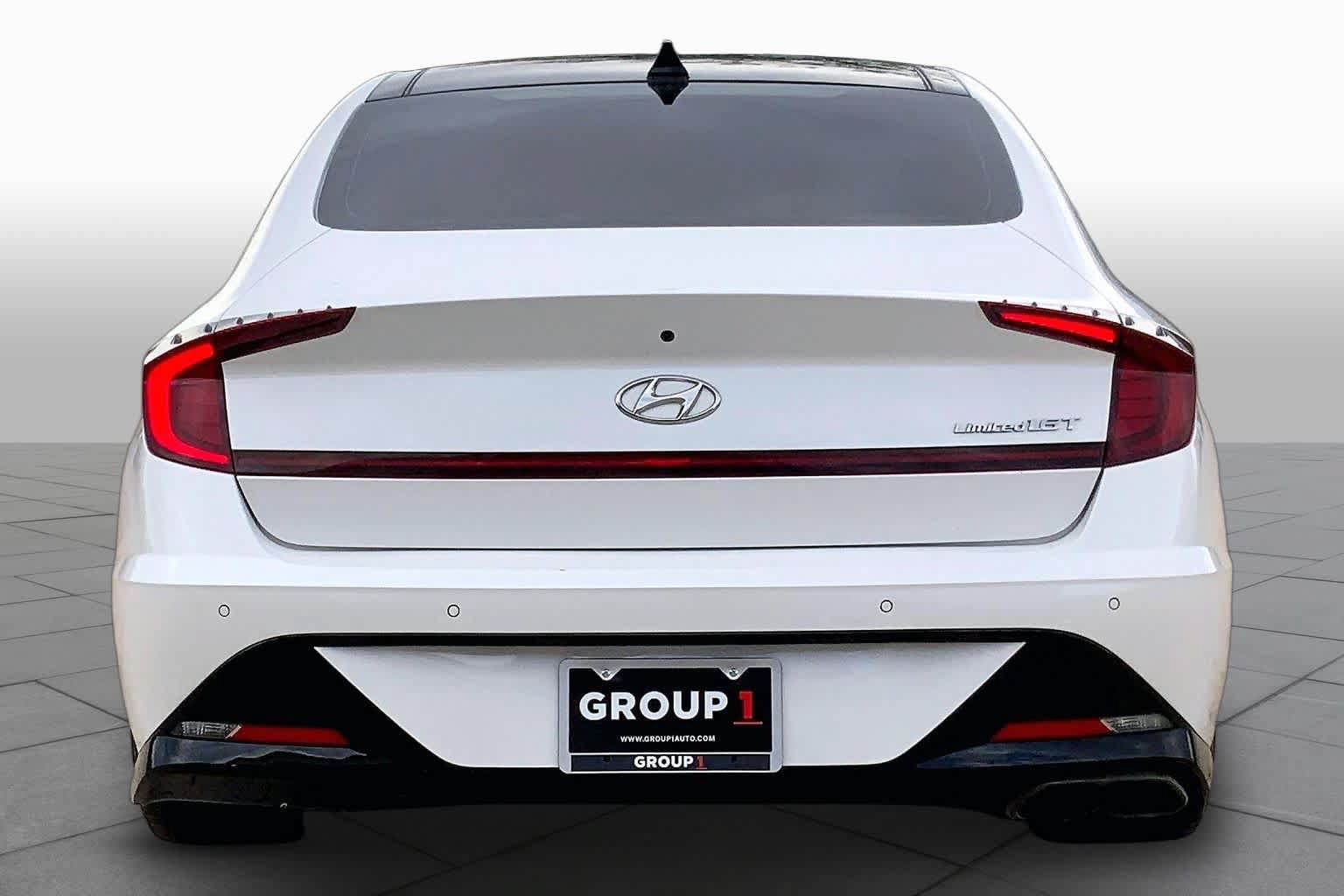 Used 2022 Hyundai Sonata Limited w/ Preferred Accessory Package FWD image 5