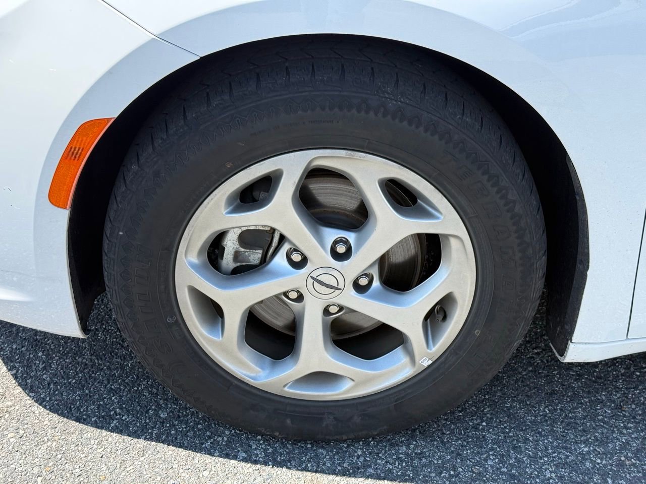 Used 2023 Chrysler Pacifica Limited image 10