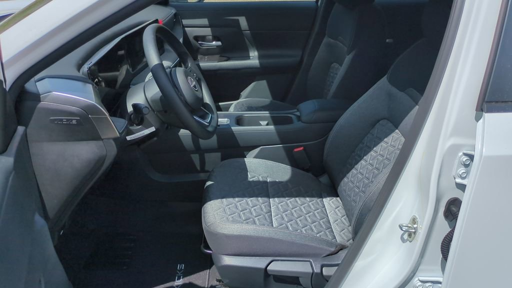 New 2026 Nissan Kicks SV w/ SV Premium Package image 11