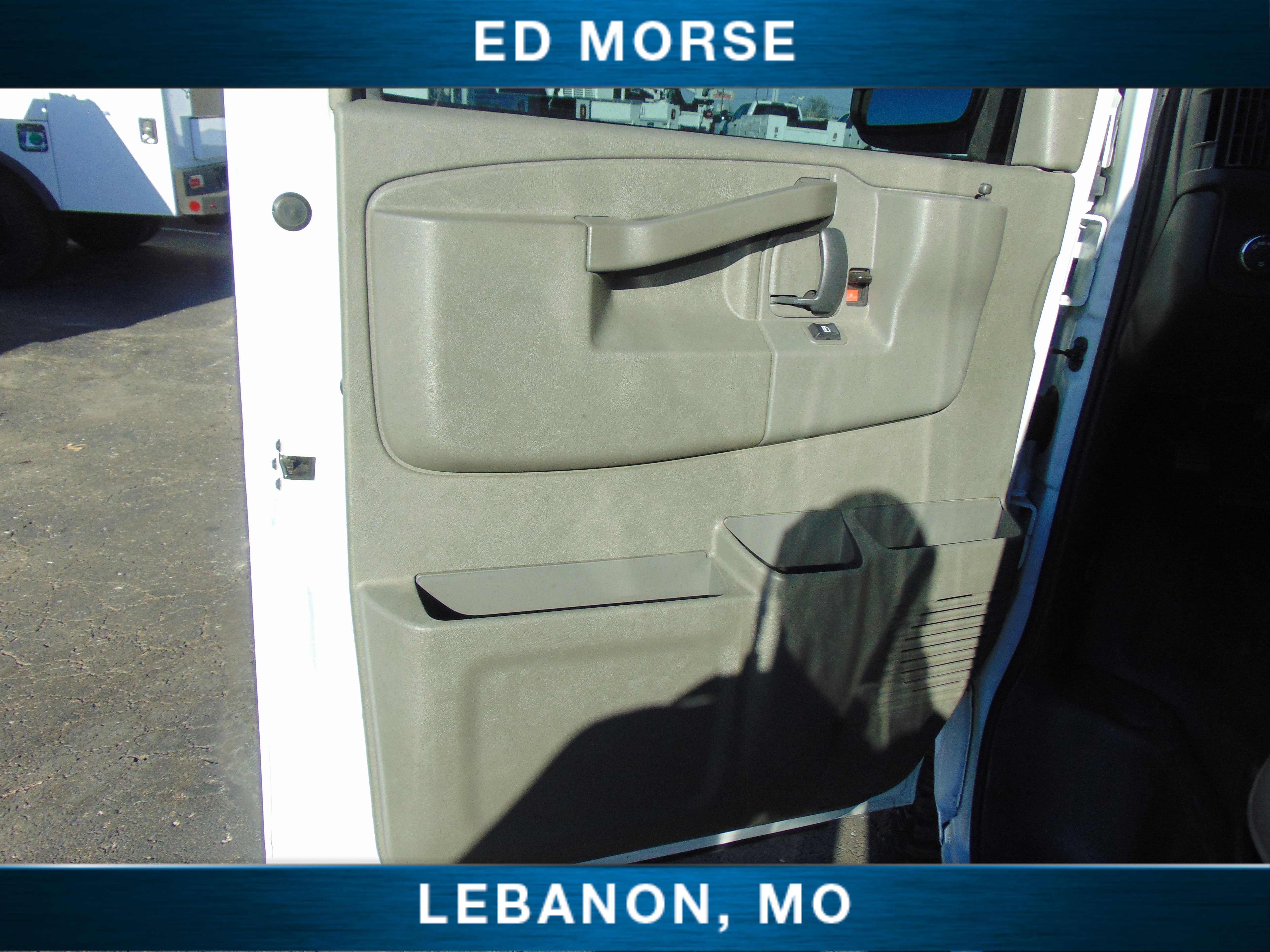 Used 2022 Chevrolet Express 2500 w/ Driver Convenience Package image 19